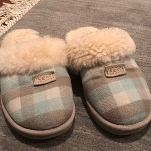 PLAID UGG SLIPPERS! Lightly worn in great shape